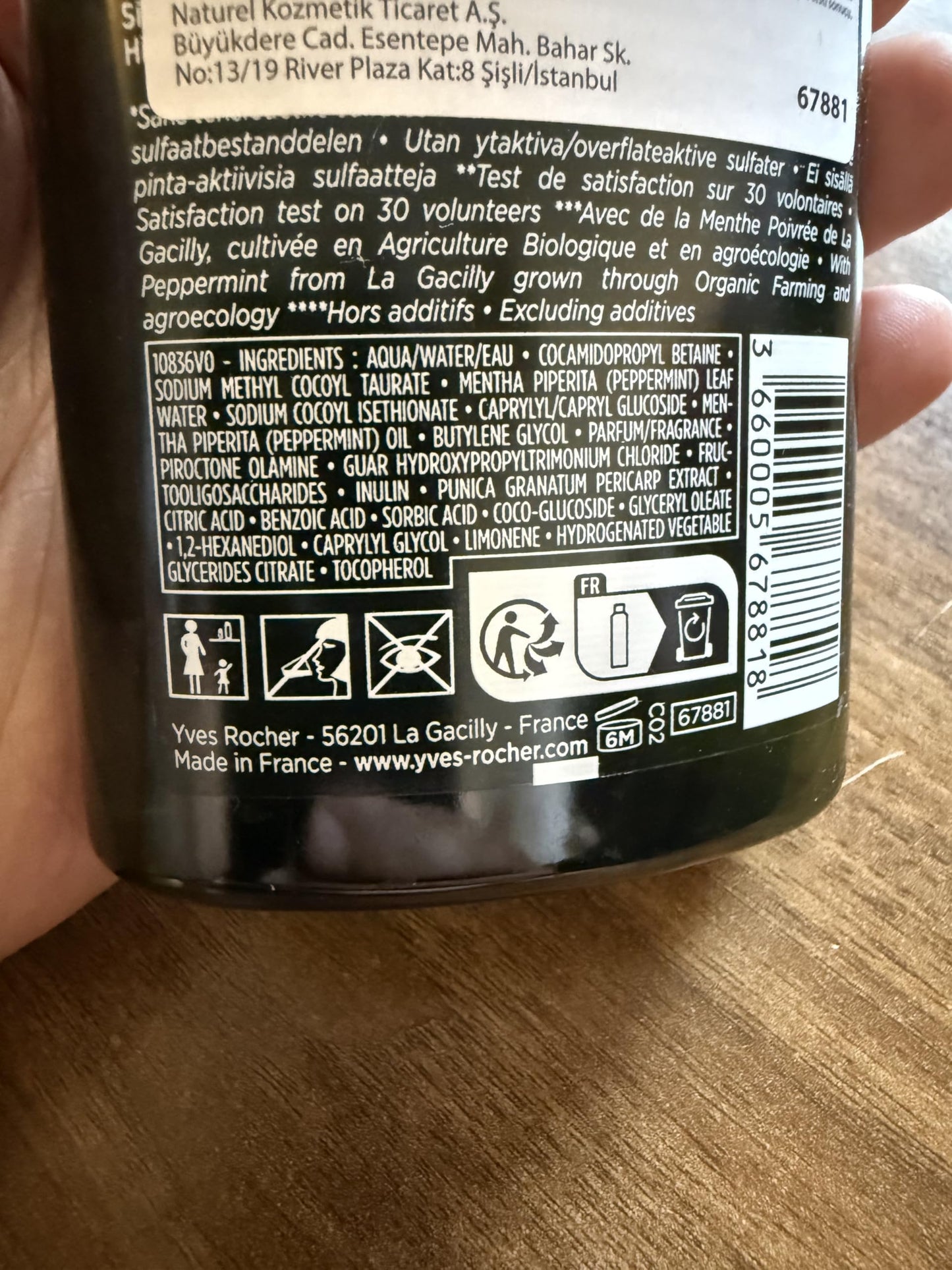 Yves Rocher Anti-Dandruff Treatment Shampoo, 300 ml./10.1 fl.oz.