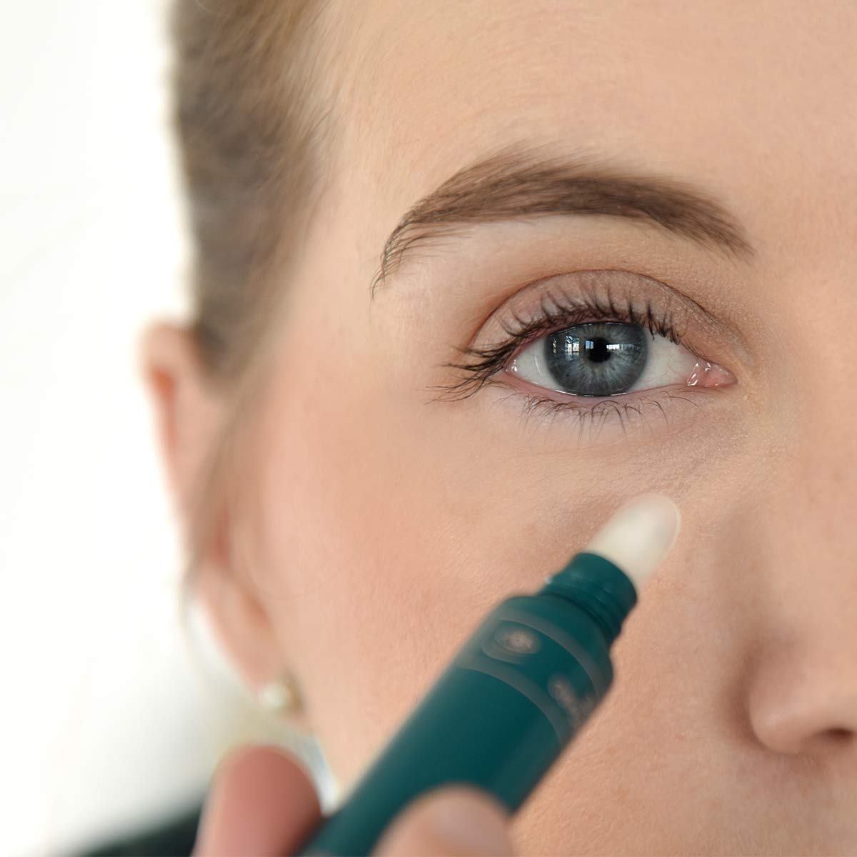 Yves Rocher Lifting Végétal Anti Aging Firming Eye Cream for wrinkles, Puffy Eyes and Dark Circles with Botanical Collagen, 14 ml tube